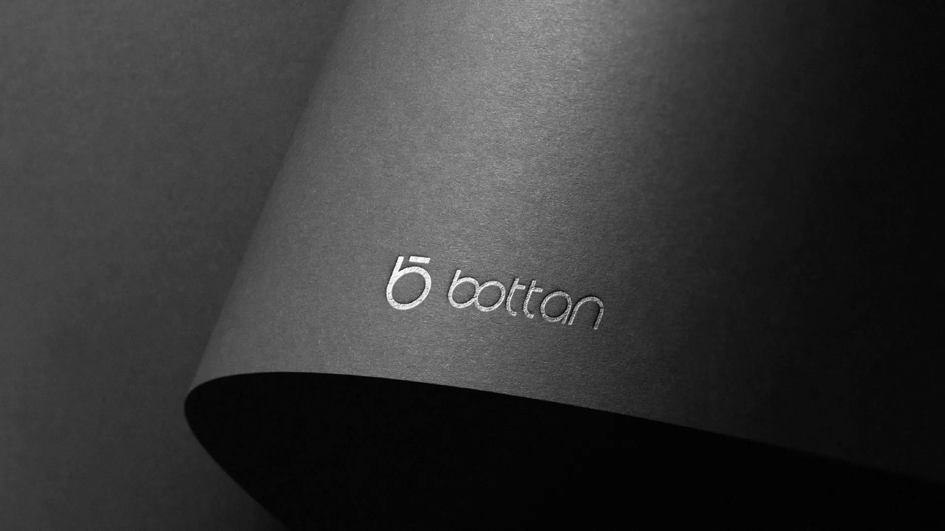 Logotipo aplicado em papel